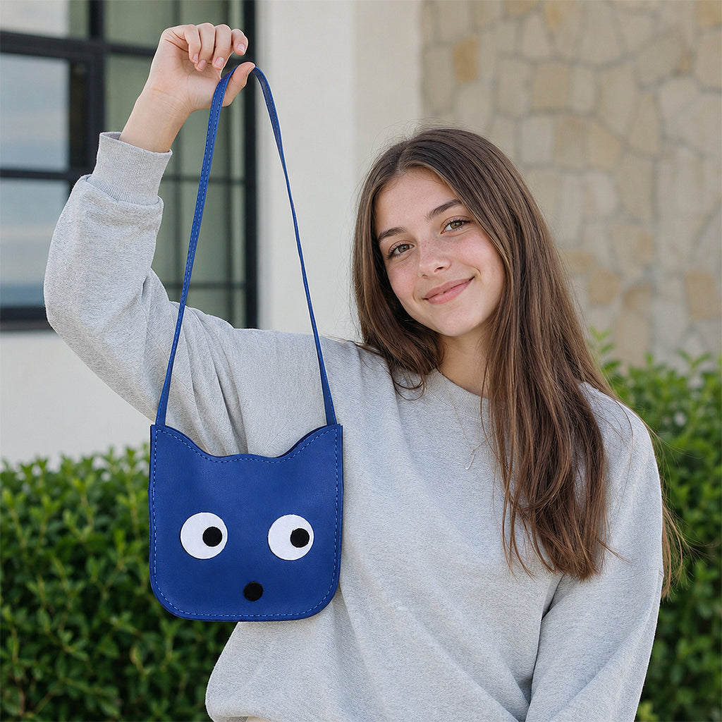 MILO Playful Blue Cat-Shaped Crossbody Bag – Kawaii Oversized-Eye Novelty Purse for Girls